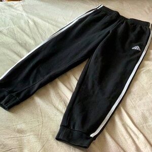 Adidas kids black sweatpants in medium 10-12